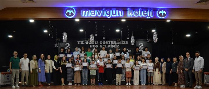 MAVİGÜN KOLEJİNDE KARNE COŞKUSU